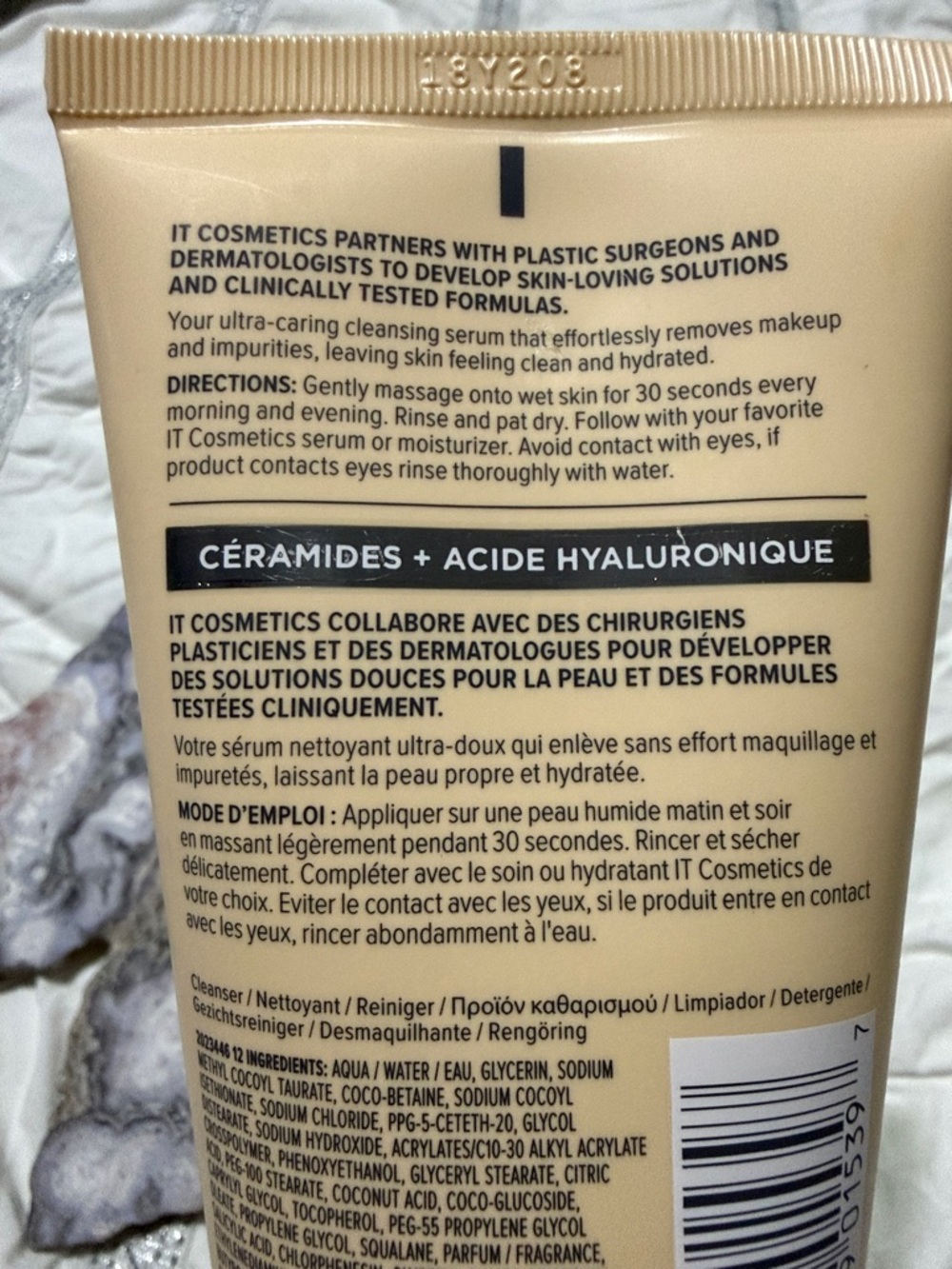 it cosmetics Confidence In A Cleanser Hydrating Facial Cleanser - Picture 3 of 3